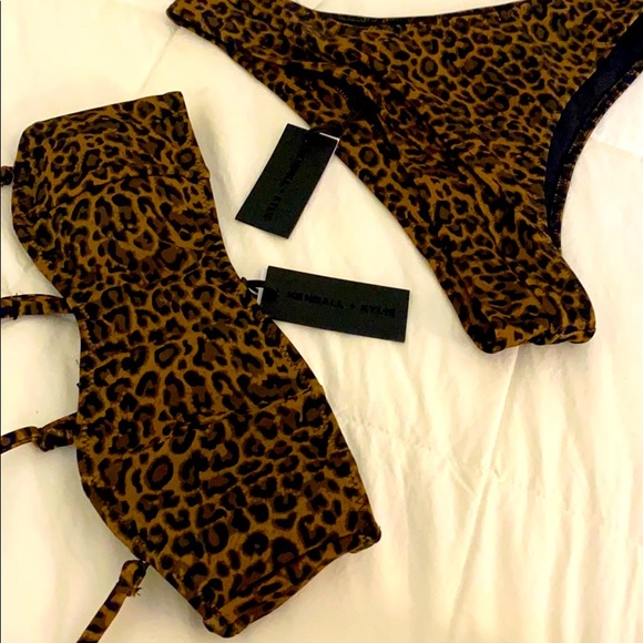 Sexy 2 piece swimsuit KENDALL + KYLIE bikini - Picture 1 of 4